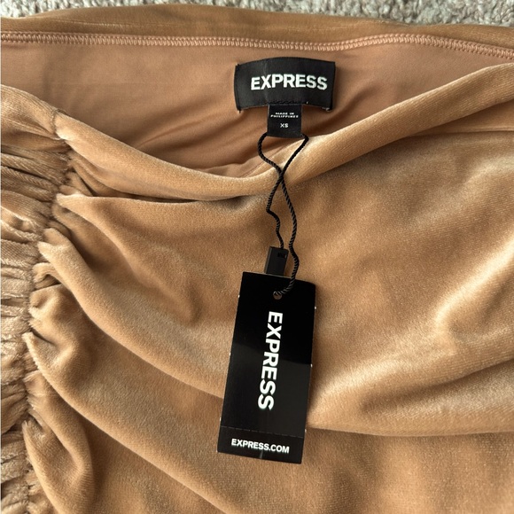 NWT - Picture 2 of 3